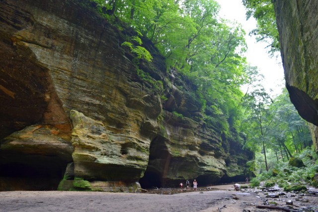 Hiking Matthiessen State Park, RebeccaWanderlusting