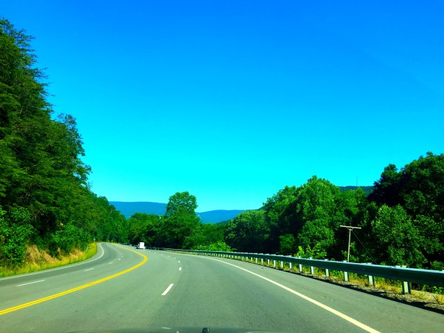 Road to Chattanooga, TN, RebeccaWanderlusting
