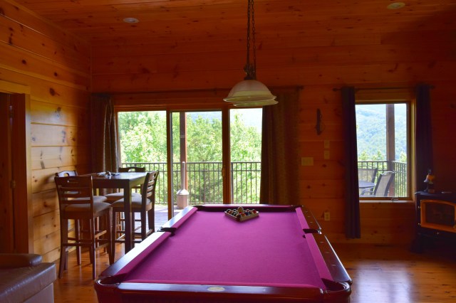 Gatlinburg Cabin, RebeccaWanderlusting