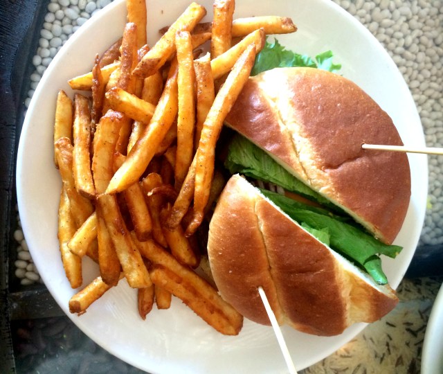 Best Burger Ever, Popeye's Restaurant, Lake Geneva, Wisconsin