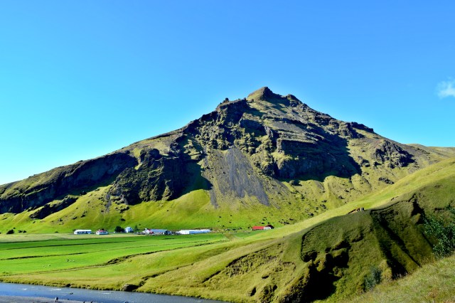 Skogafoss, Iceland, RebeccaWanderlusting