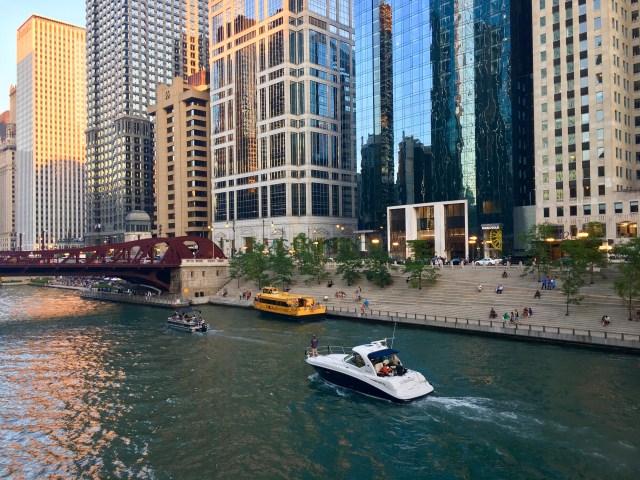 Chicago's Mag Mile, Neighborhood Guide, RebeccaWanderlusting