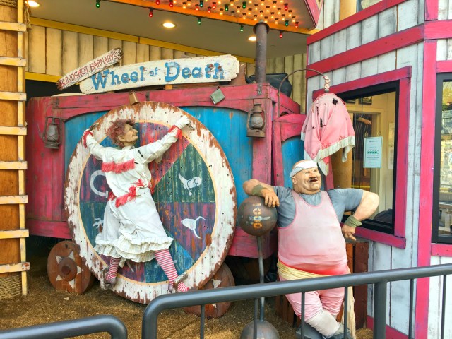 Downtown Gatlinburg, RebeccaWanderlusting