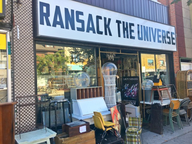 Neighborhoods in Toronto | RebeccaWanderlusting