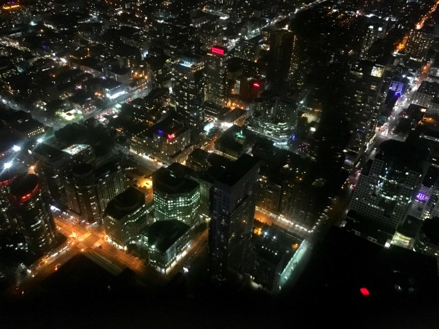 Tourists in Toronto | RebeccaWanderlusting