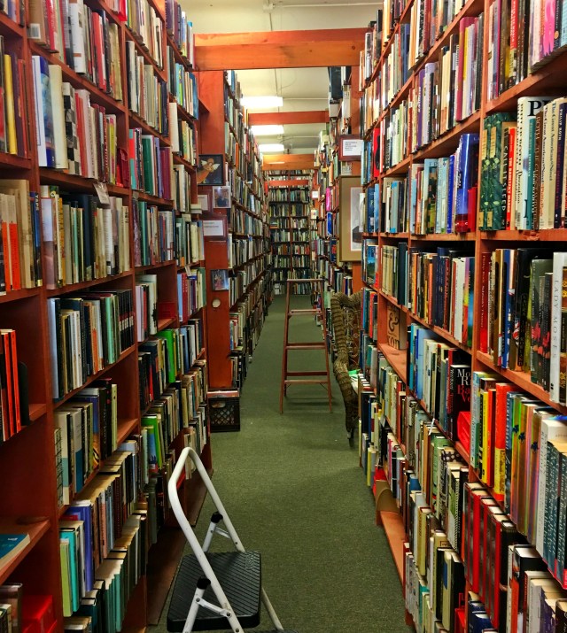 Downtown Books, Milwaukee, WI, RebeccaWanderlusting